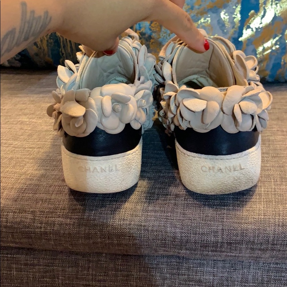 *RARE AUTHENTIC* Chanel Camellia Sneakers 36.5 - Picture 4 of 6